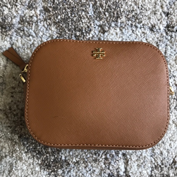 SOLD! Tory Burch Emerson Round Crossbody - Picture 2 of 6